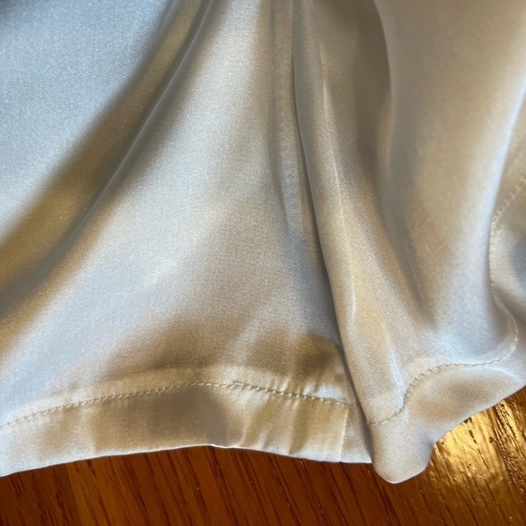 Dahlia white and black L lined dress with buttons on sleeves & contrasting trim - Picture 7 of 9